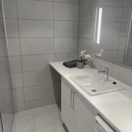דירה Scandpoint-h7 Close To Airport, Shopping And Centre יסהיים