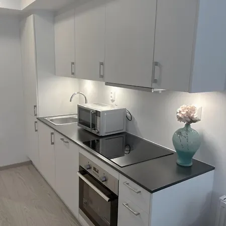 Scandpoint-h7 Close To Airport, Shopping And Centre